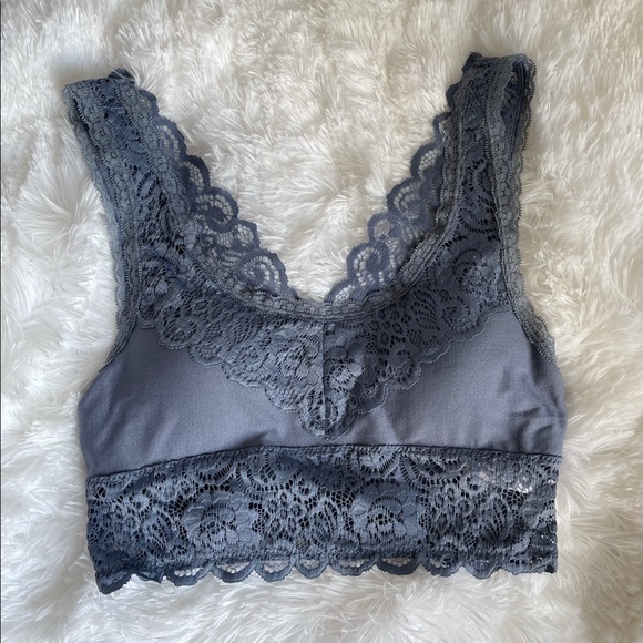 Zenana Outfitters Tops - Lace Bra Top H,Very Padded Lace Braletle Size L/XL